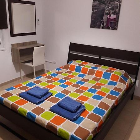 Holiday Home Larnaca Bagian luar foto